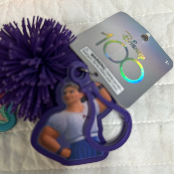 Disney lot 6  100 x Koosh | Encanto  little mermaidKoosh Ball Keychain Clip NWT - Picture 5 of 8